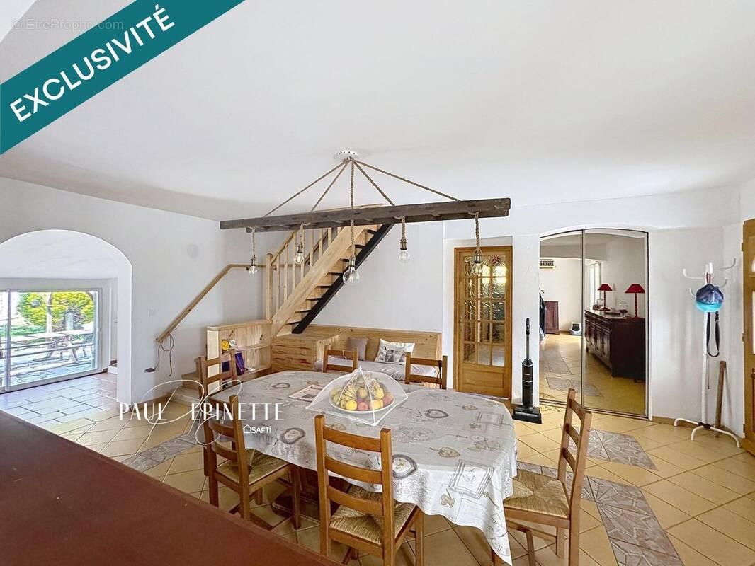 Photo 1 - Maison à ESCATALENS