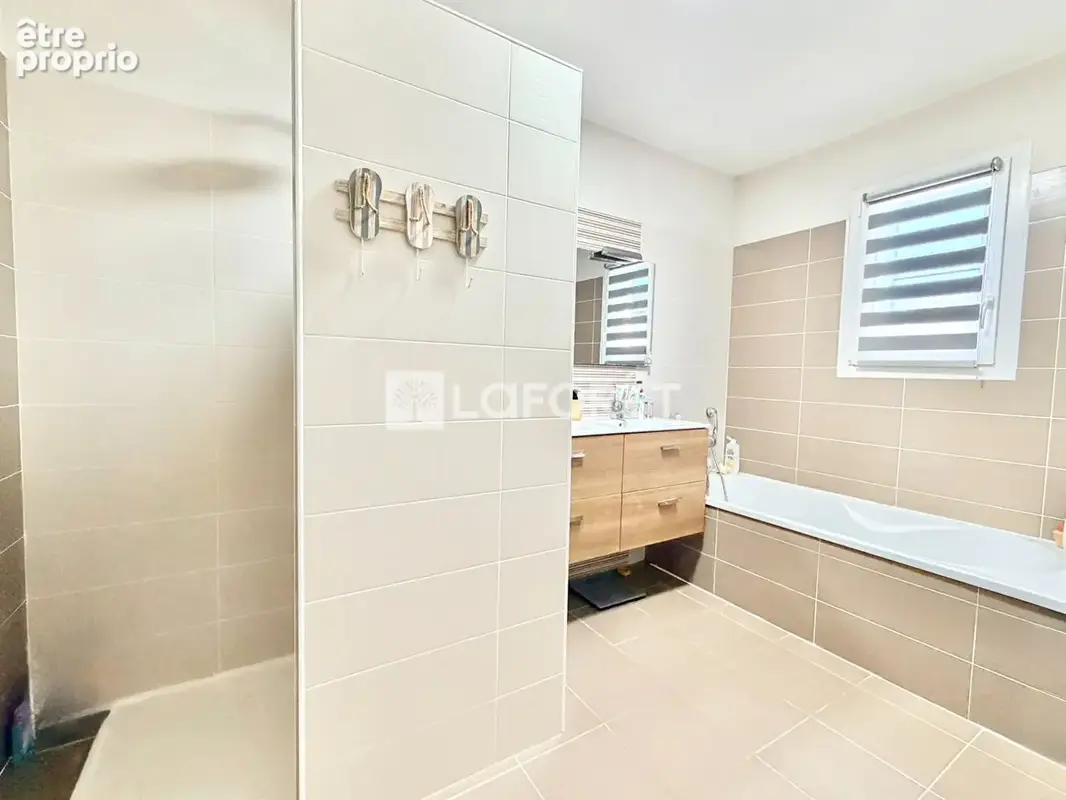 Maison récente en R+1. 4 chambres sur 816m2 terrain avec piscine - photo 11