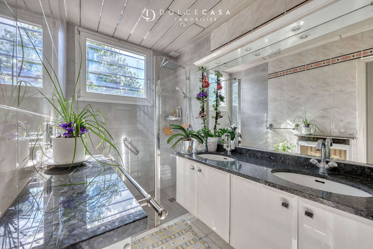 Maison à LE PERREUX-SUR-MARNE