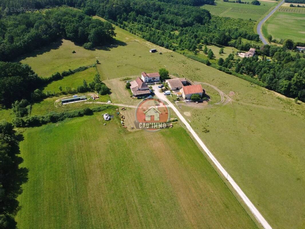 Maison à GAGEAC-ET-ROUILLAC