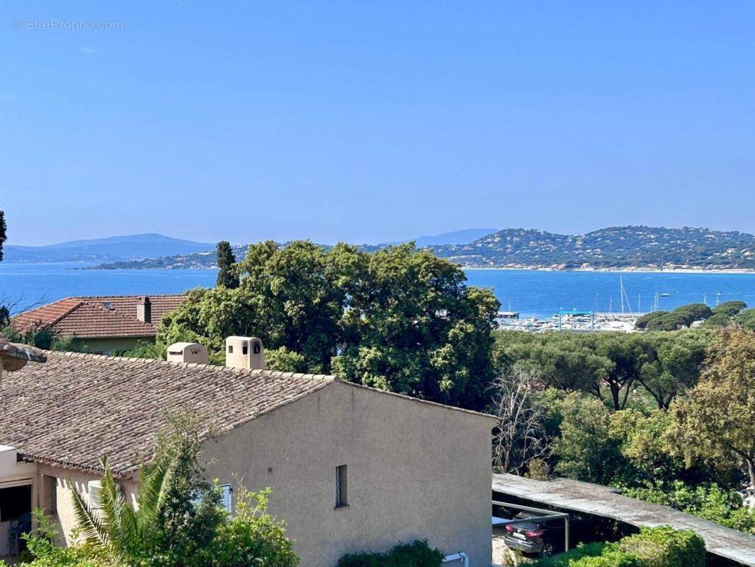 Appartement à ROQUEBRUNE-SUR-ARGENS