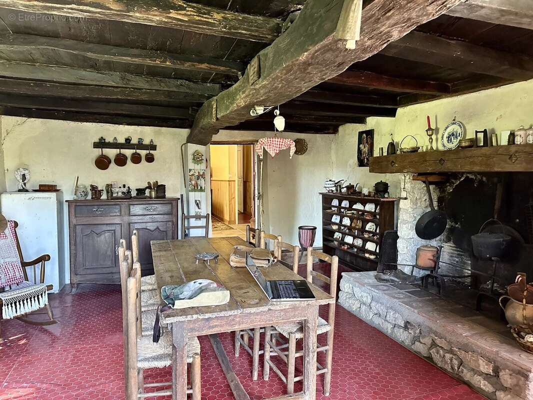 Maison traditionnelle en pierre dans un joli hameau - photo 5