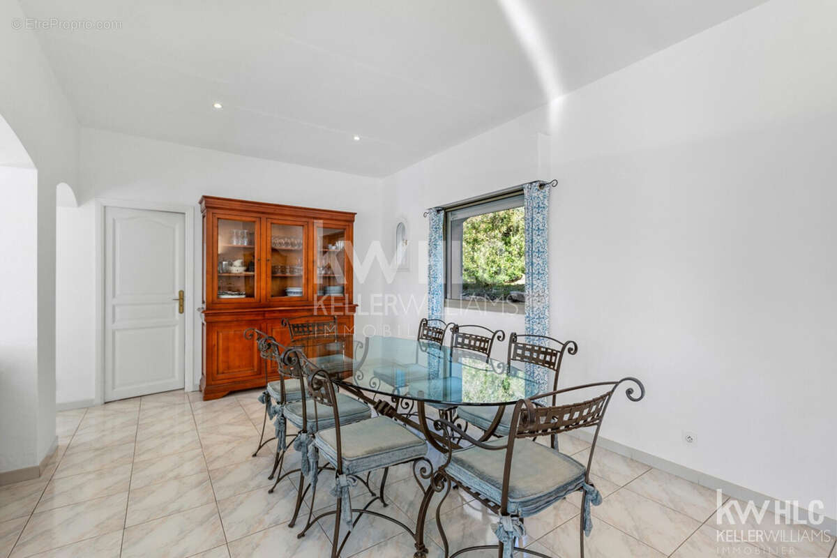 Maison à VALBONNE