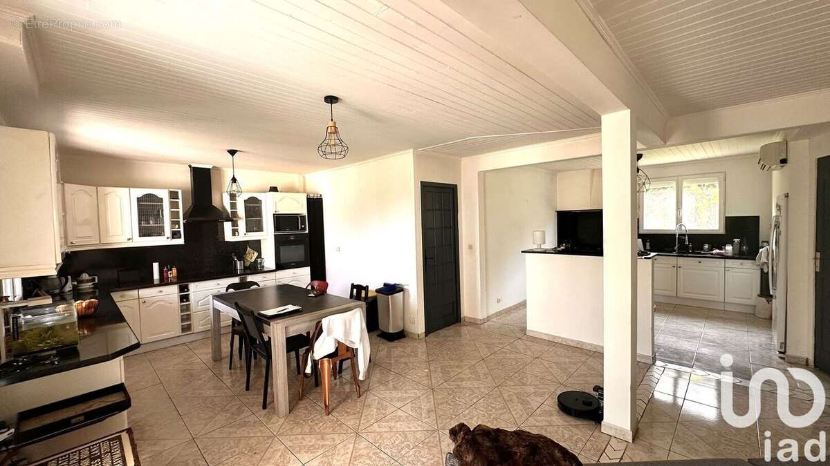 Maison 239 m² à Sainte-Colombe  - photo 6