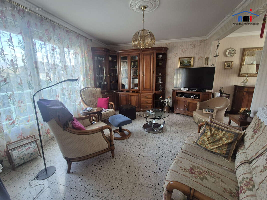 Maison à MOUTIERS-AU-PERCHE