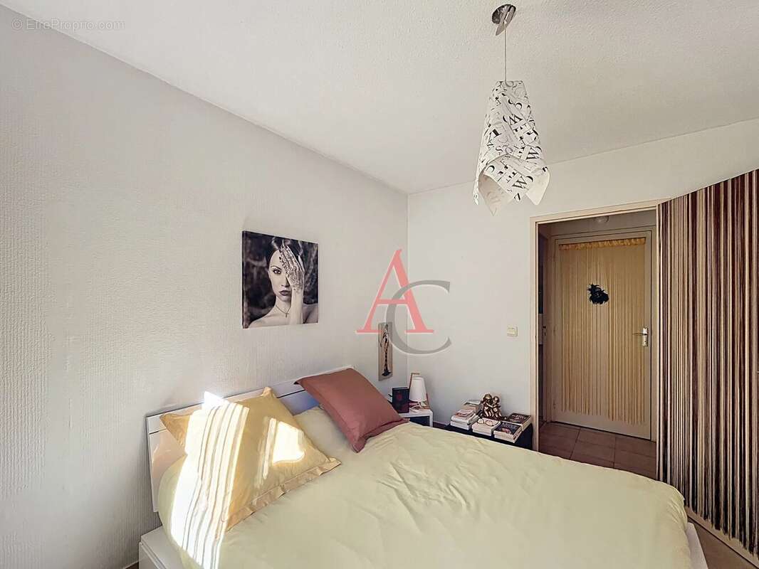 Appartement à SAINT-LAURENT-DU-VAR