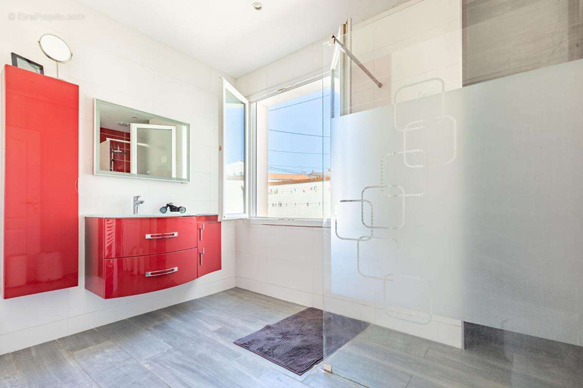 Maison Mouzillon 6 P . 4 Chs . Bureau . 177.85 M² . Double garages . T 1153 M² . Sous-sol - photo 14