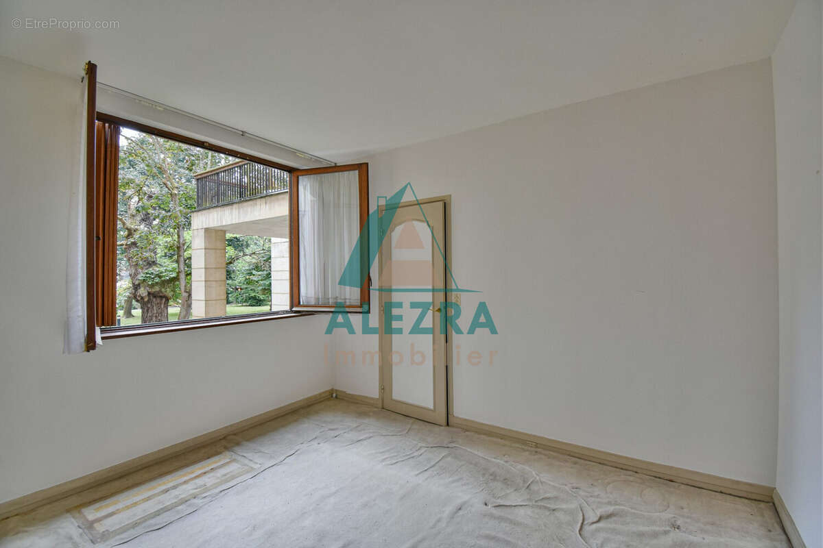 Appartement à LA CELLE-SAINT-CLOUD