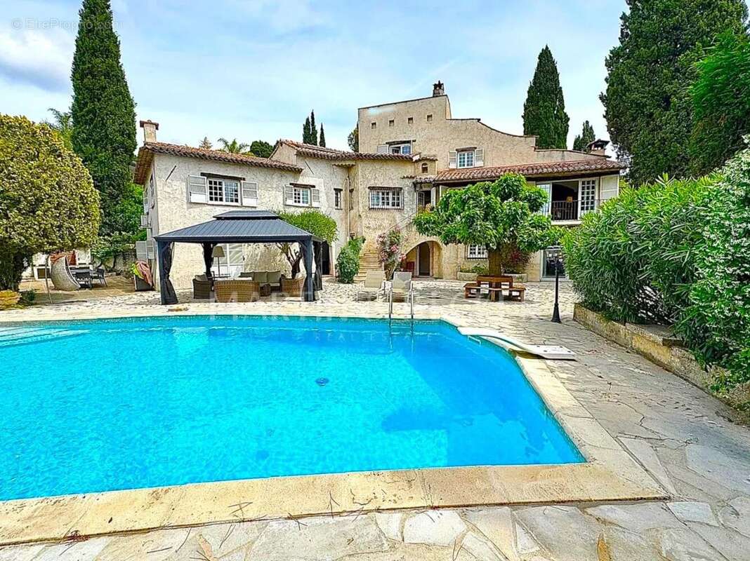 La roquette -  elegante  propriete familiale de 470 m2 - photo 34