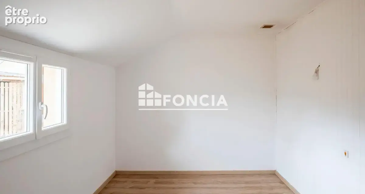 Maison de plain-pied avec grand garage et terrain clos – Connerré - photo 7