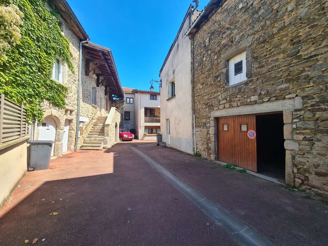 Maison à SAINT-ANDEOL-LE-CHATEAU