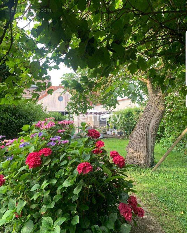 Maison à MAGNY-LES-HAMEAUX