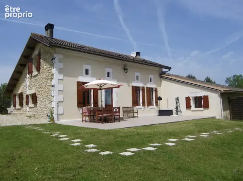 Belle maison en pierre, divisée n 3, avec une piscine, grange et grand jardin - photo 1
