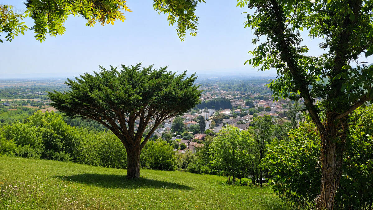 Terrain à BLANZAT