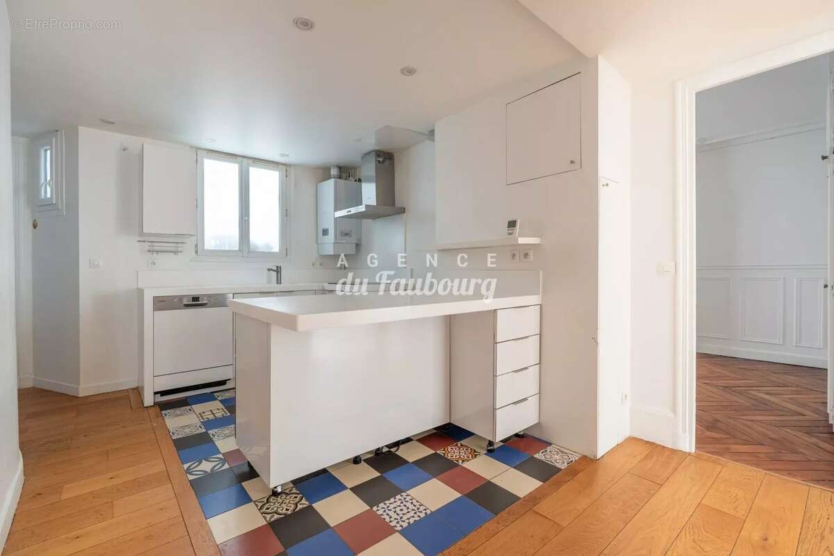 Appartement à PARIS-10E
