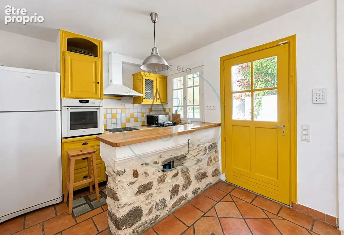 COGOLIN - Maison de village de 107 m² avec garage, jardin et terrasse - photo 6