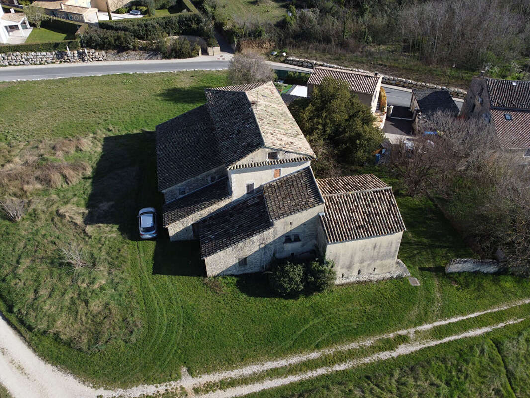 Ancien corps de ferme à rénover, fort potentiel d'aménagement - photo 4