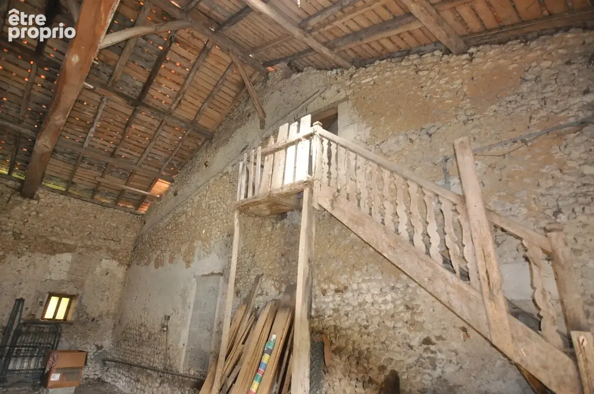 Ancienne ferme à restaurer - 160 m² avec un terrain de 4 794 m² - photo 11