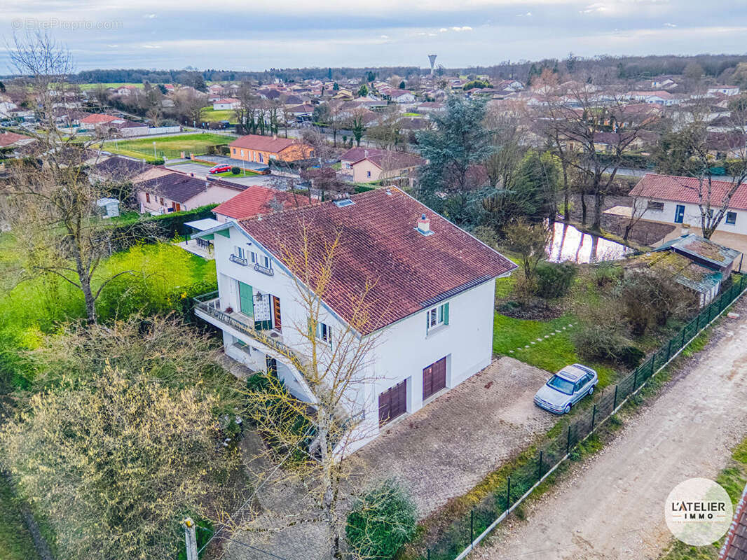 Maison à ATTIGNAT