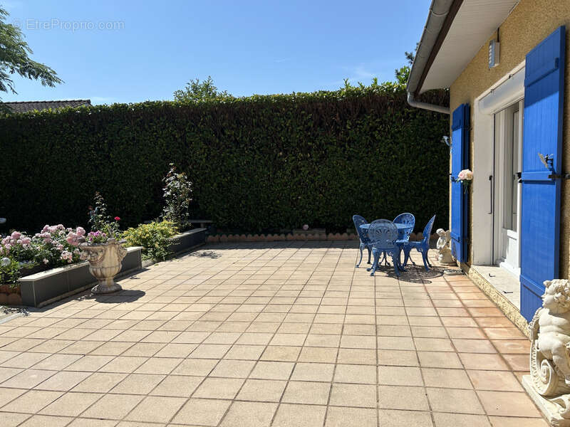 Maison à ARS-SUR-FORMANS