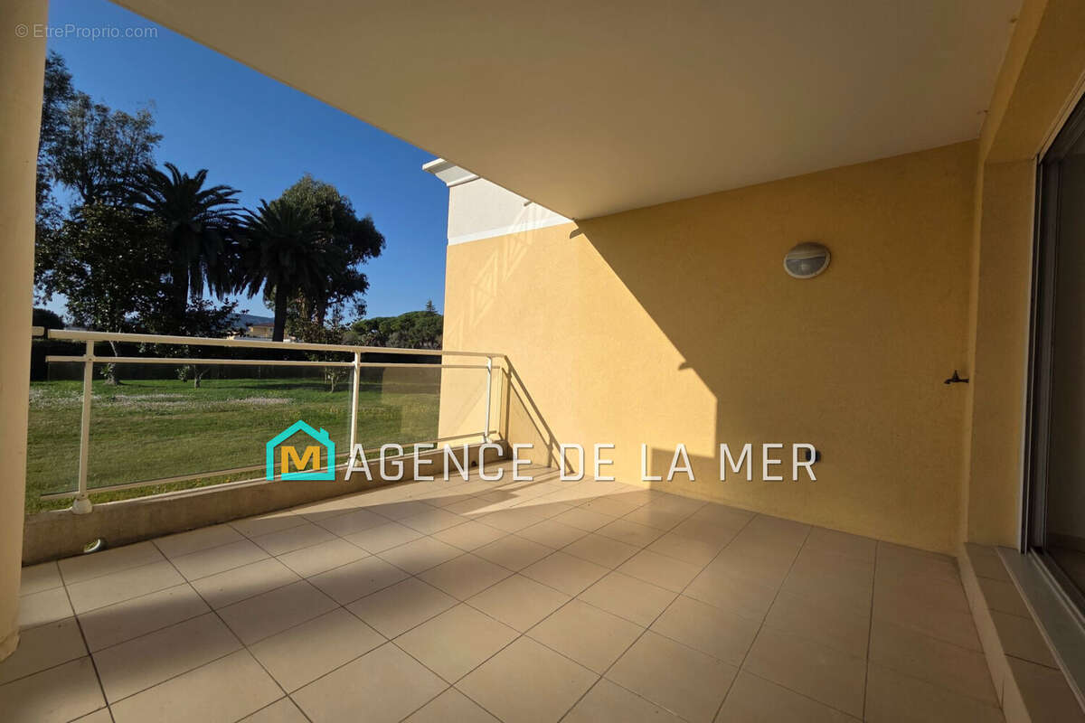 Appartement à MANDELIEU-LA-NAPOULE