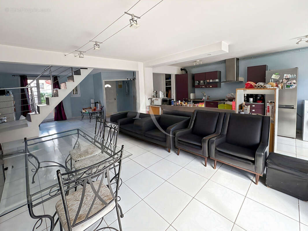 Maison à JOUY-LE-MOUTIER