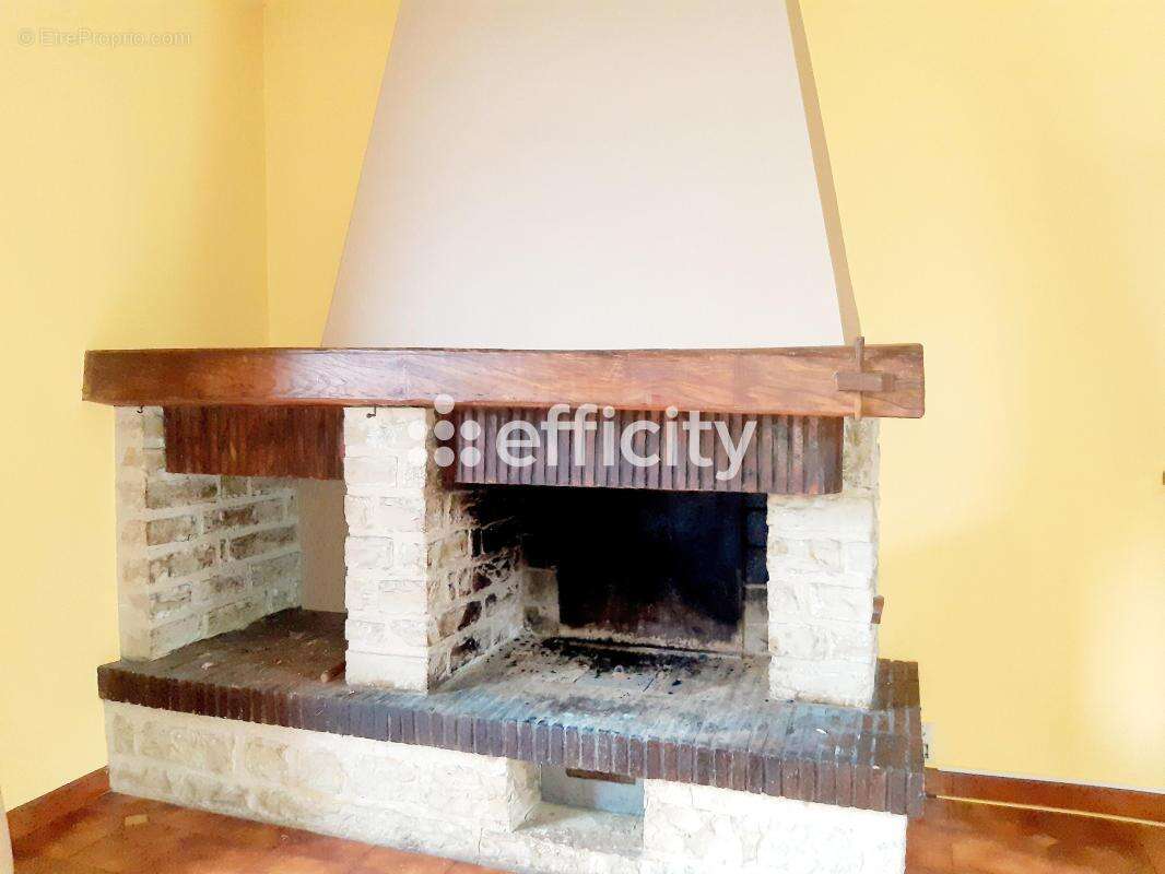 Maison 166 m² à Saint-Denis-D'authou  - photo 9
