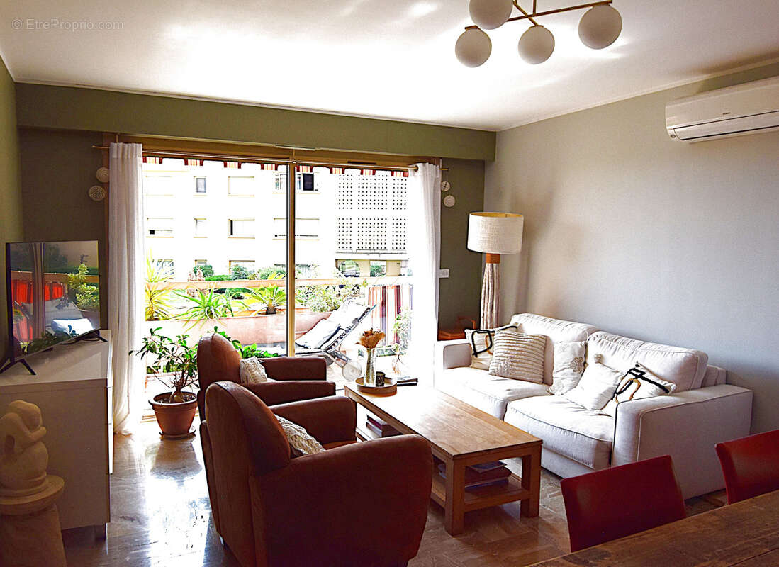 Appartement à MANDELIEU-LA-NAPOULE