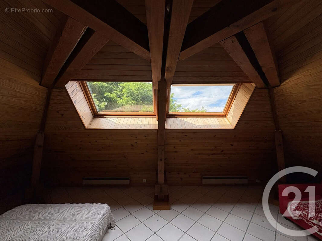 Maison 200 m² à Chimilin  - photo 4