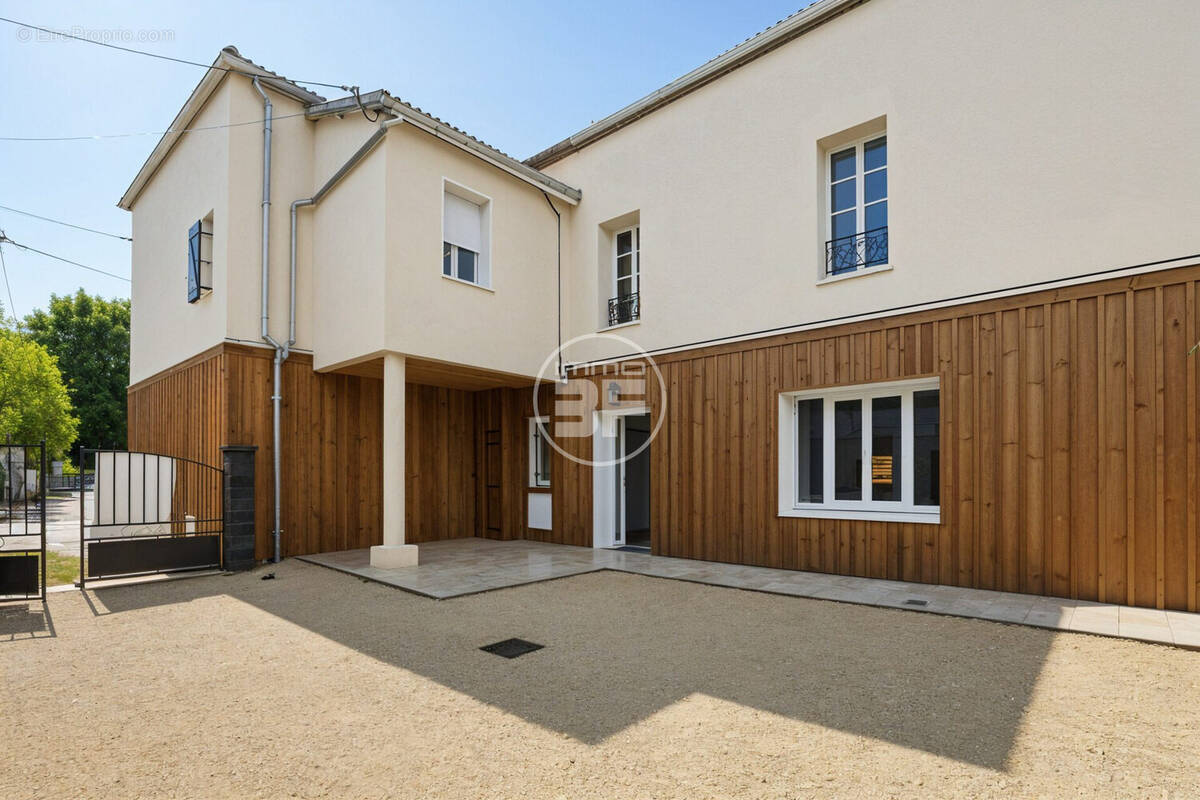 Appartement à HOSTENS
