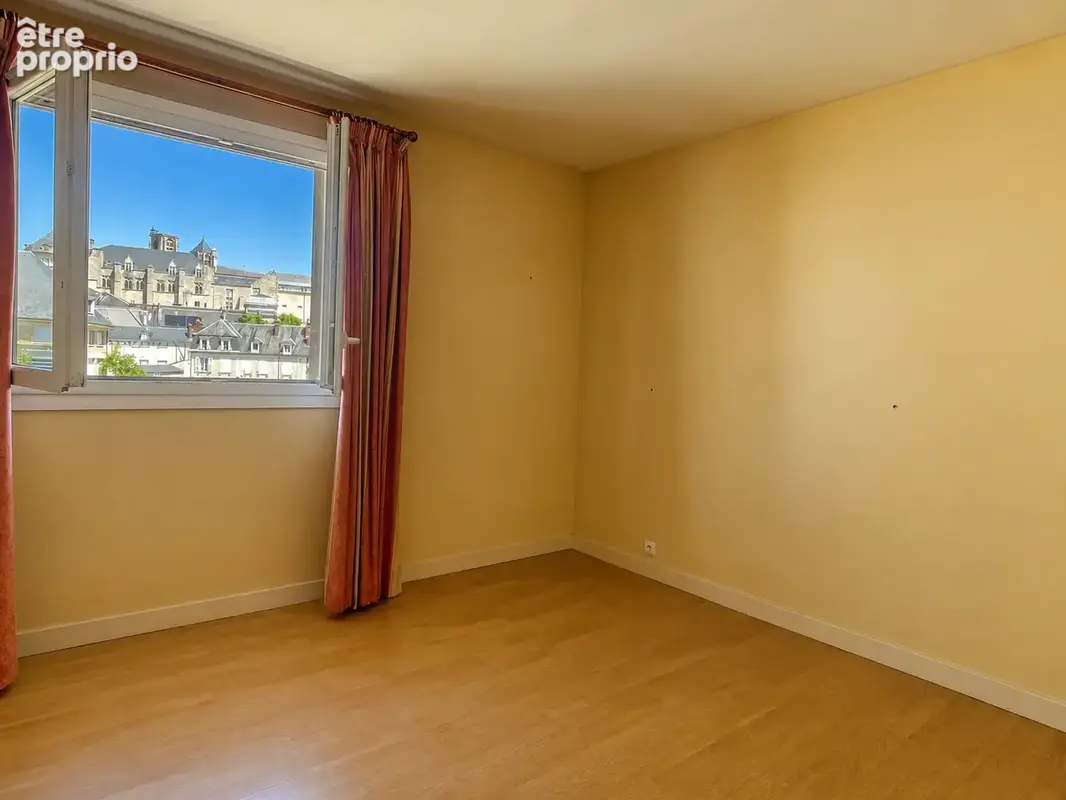 Appartement 102 m² à Bourges  - photo 7