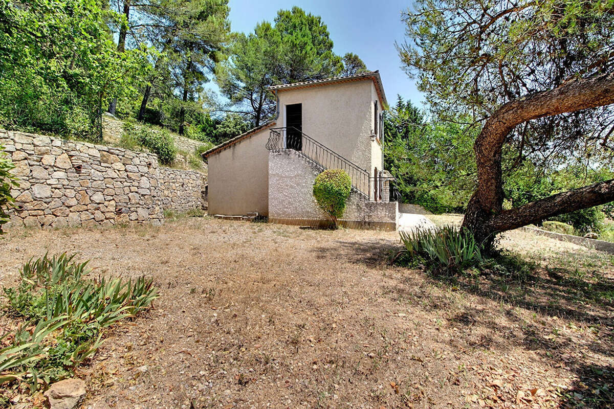 À vendre en exclusivité - lorgues - maison à fort potentiel de 83m²  avec une vue dominante et très grand garage 65m² - photo 19