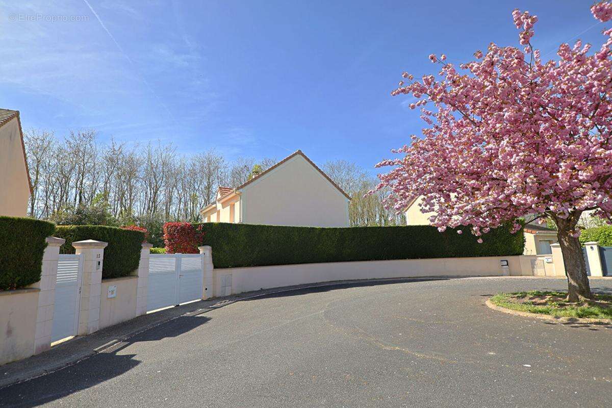 Maison à BRIE-COMTE-ROBERT