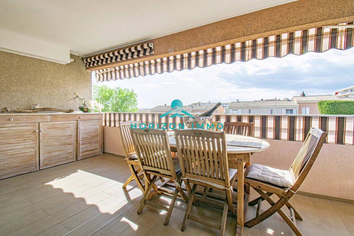 Appartement à SAINT-LAURENT-DU-VAR