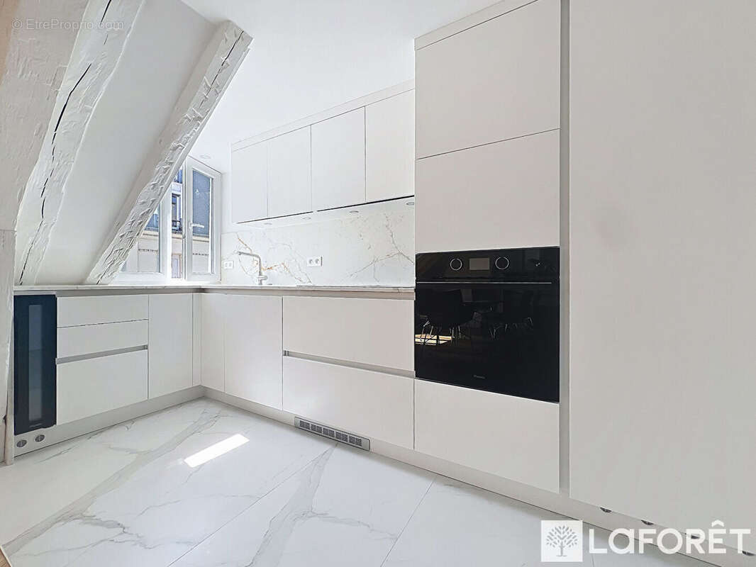 Appartement à PARIS-2E