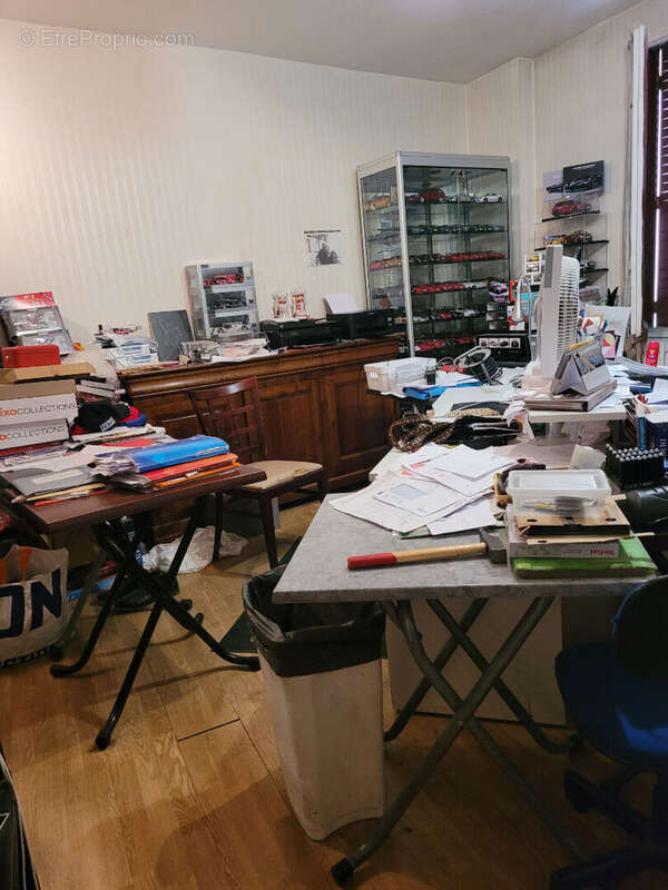 Commerce à SAINT-POURCAIN-SUR-SIOULE