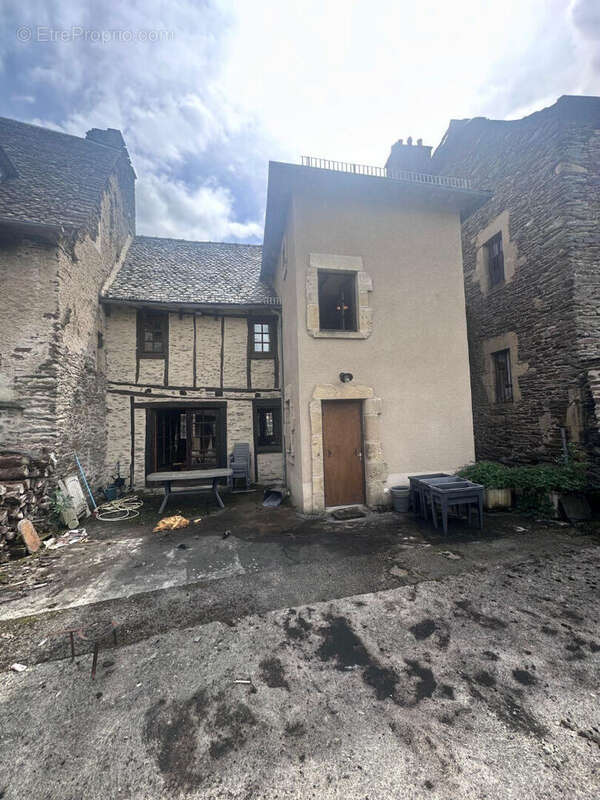 Maison à ESTAING