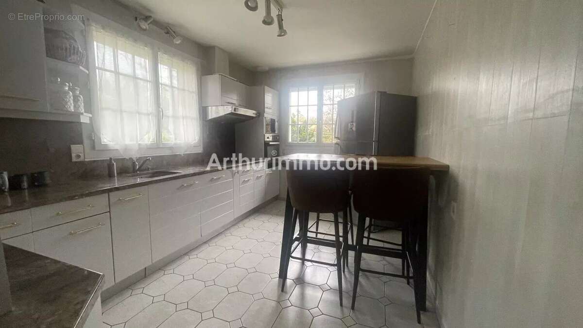 Maison à LONS-LE-SAUNIER