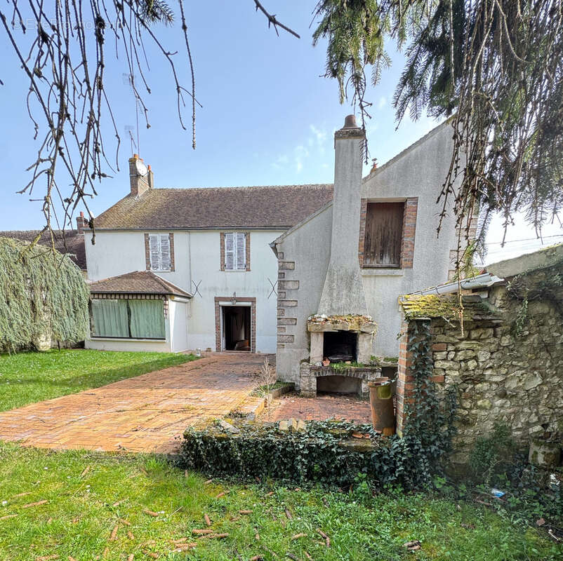 Maison à EGREVILLE
