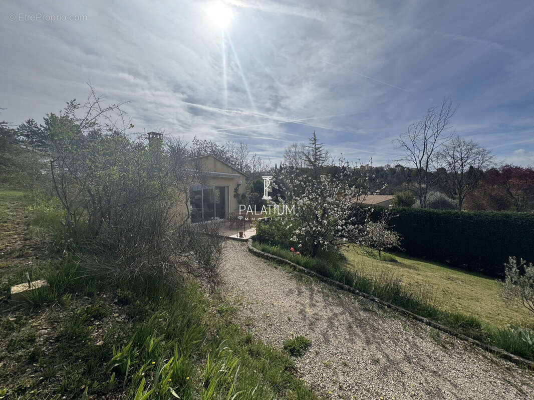 Maison à VALENSOLE