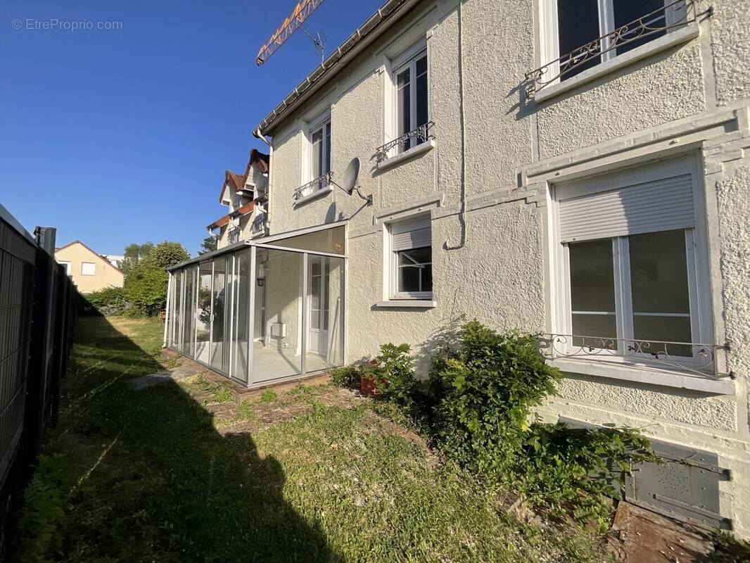 Maison à SAINT-JULIEN-LES-VILLAS