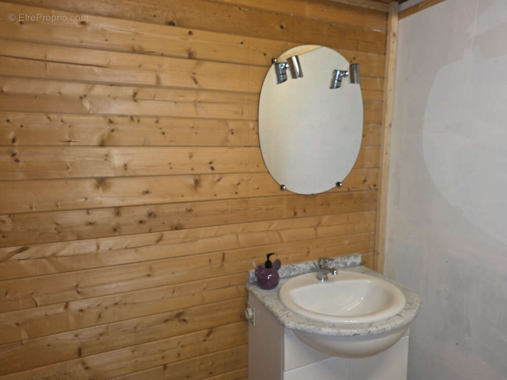 Terrain de loisirs à Longpré-Les-Corps-Saints avec chalets et plan d'eau privé ! - photo 7