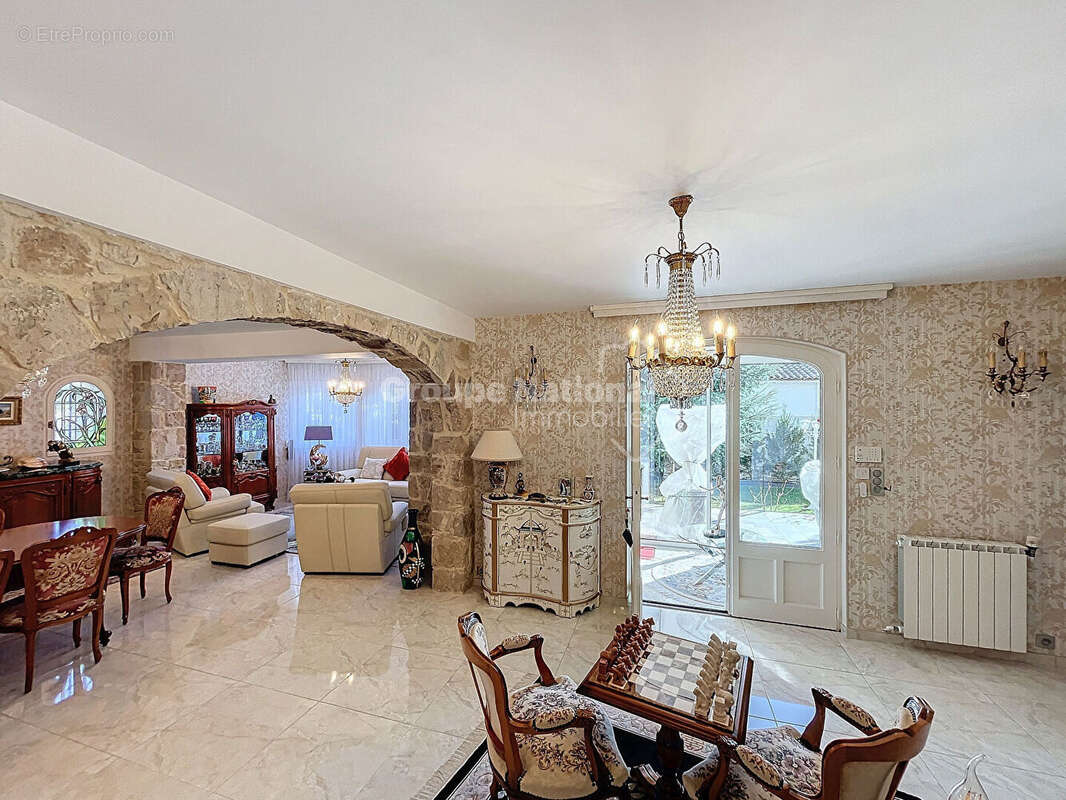 Maison à ROCHEFORT-DU-GARD