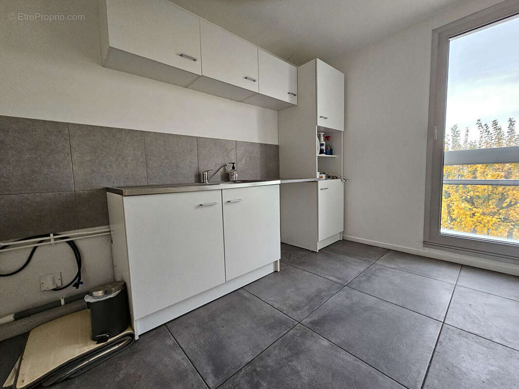 Appartement à LE MESNIL-ESNARD