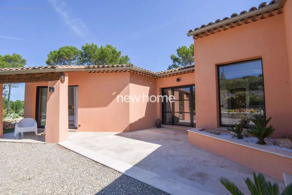 Maison à LORGUES