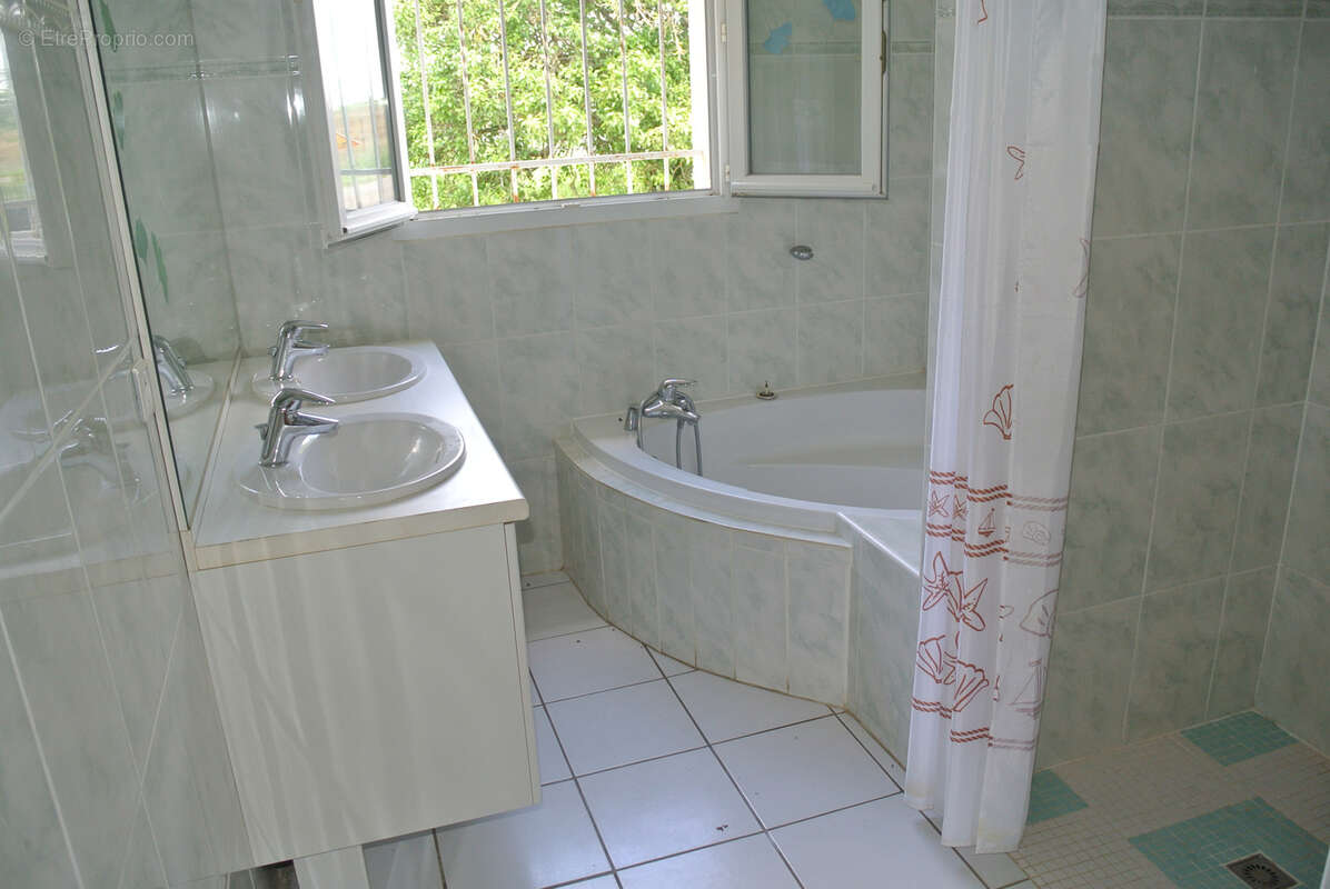 Maison à MAUVEZIN-SUR-GUPIE