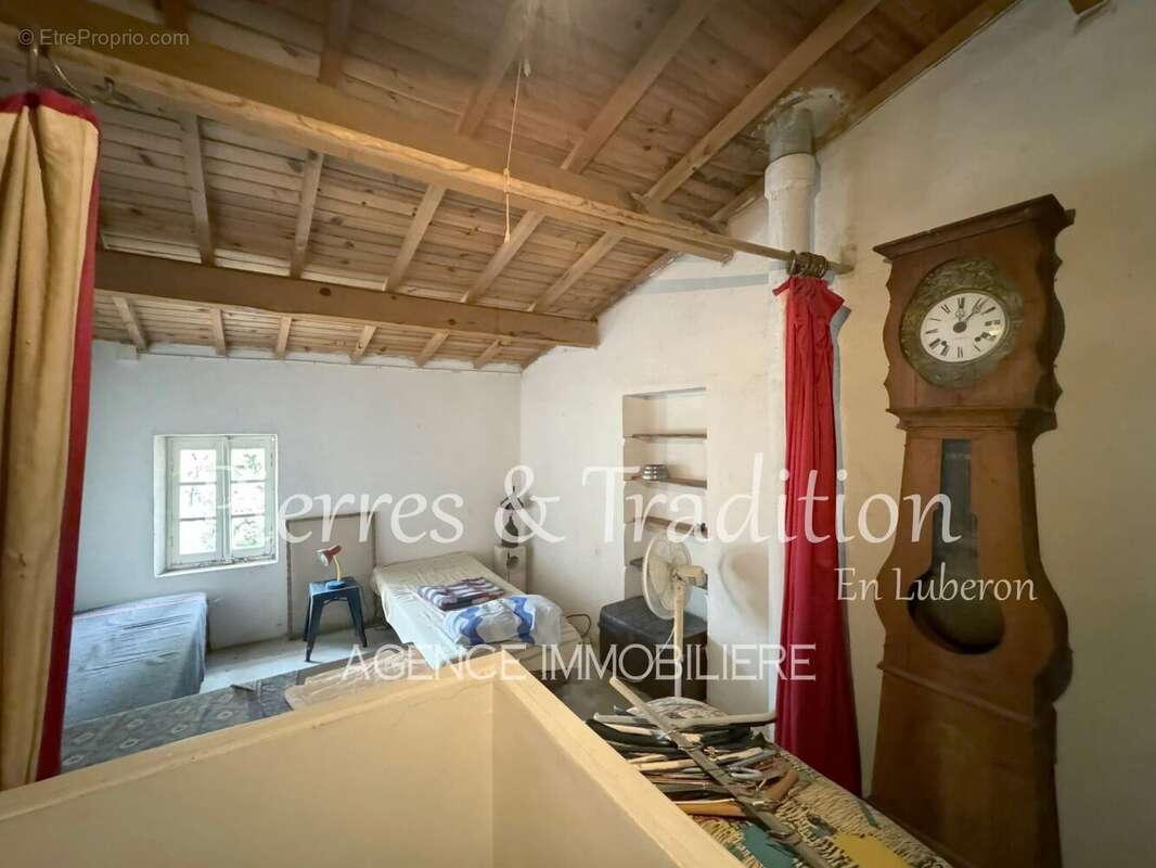 Maison à SAINT-SATURNIN-LES-APT