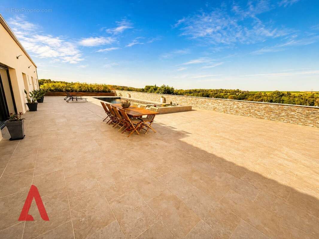Villa contemporaine d'exception  300 m² habitables  4 suites  Vue panoramique  Prestations haut de gamme - photo 2