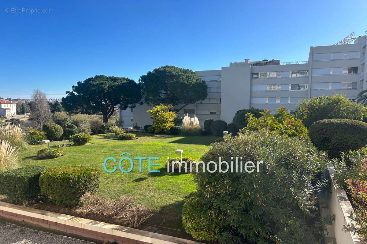Appartement à VALLAURIS