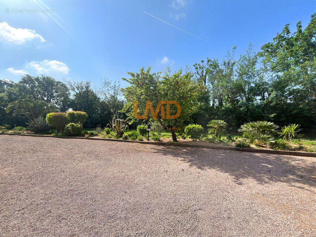Appartement à FREJUS